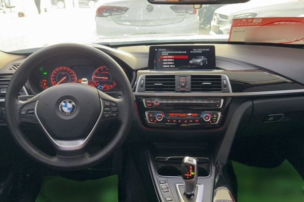 BMW 3 Series 2019, 65800 км, за 17029 USD - фото 8