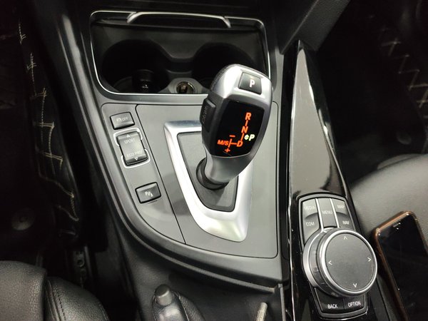 BMW 3 Series 2019, 73300 км, за 16526 USD - фото 15