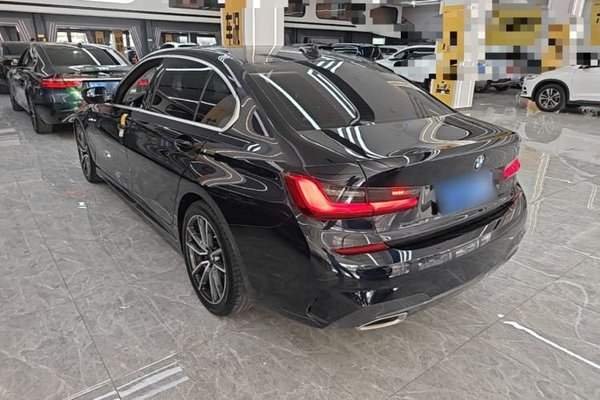 BMW 3 Series 2020, 101900 км, за 18631 USD