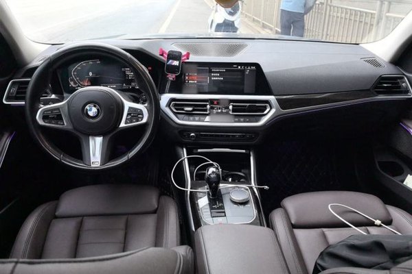 BMW 3 Series 2020, 72700 км, за 21939 USD - фото 18