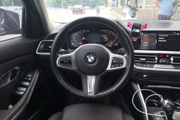 BMW 3 Series 2020, 72700 км, за 21939 USD - фото 9
