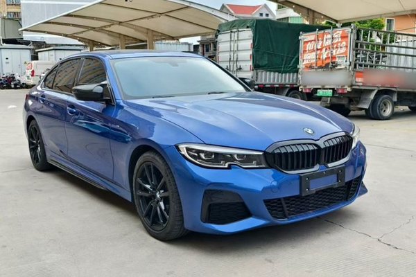 BMW 3 Series 2020, 63600 км, за 22021 USD