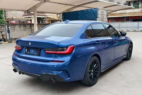 BMW 3 Series 2020, 63600 км, за 22021 USD