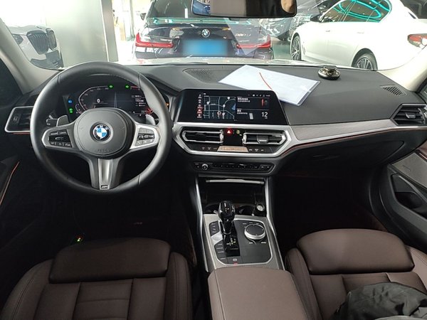 BMW 3 Series 2020, 18600 км, за 25414 USD - фото 13