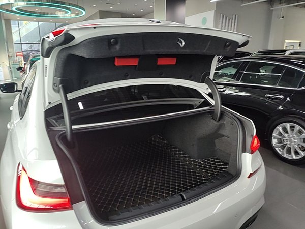 BMW 3 Series 2020, 18600 км, за 25414 USD - фото 22