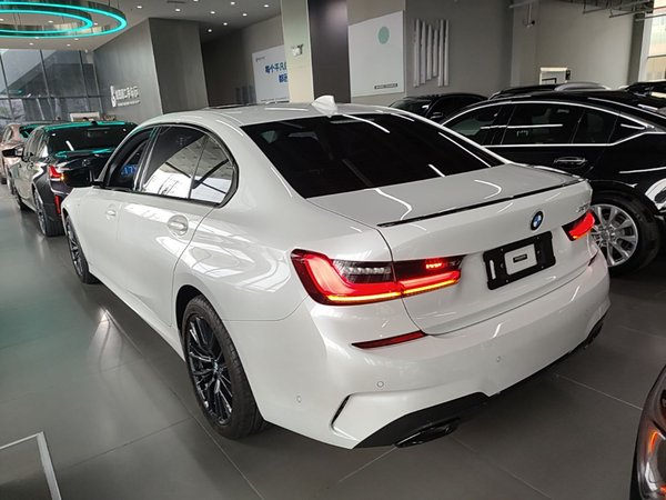 BMW 3 Series 2020, 18600 км, за 25414 USD