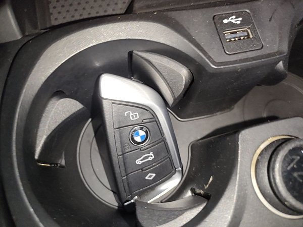 BMW 3 Series 2020, 18600 км, за 25414 USD - фото 12