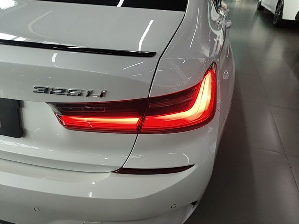BMW 3 Series 2020, 18600 км, за 25414 USD - фото 7