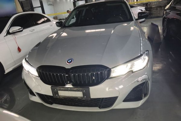 BMW 3 Series 2020, 88300 км, за 21562 USD