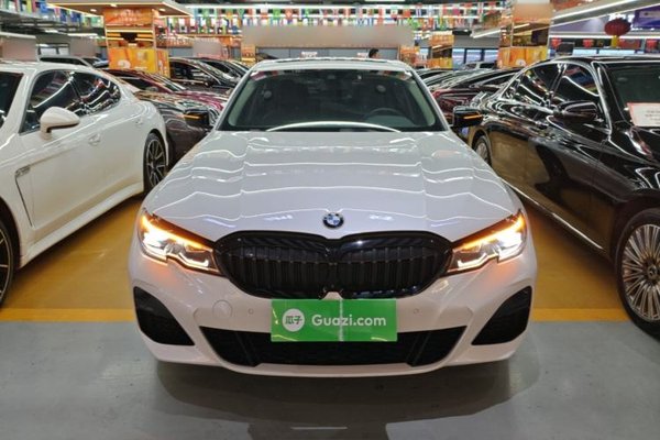 BMW 3 Series 2020, 93200 км, за 21510 USD