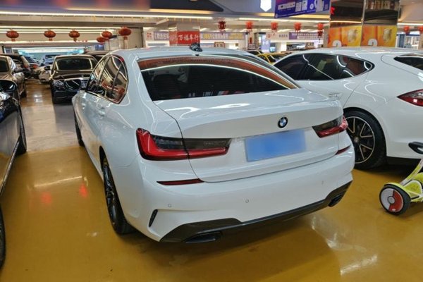 BMW 3 Series 2020, 93200 км, за 21510 USD