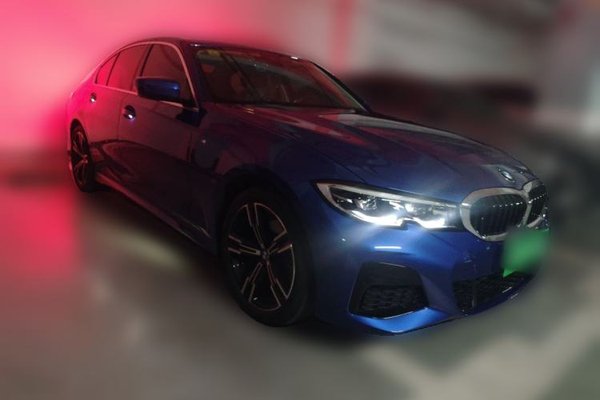 BMW 3 Series 2021, 27200 км, за 21283 USD