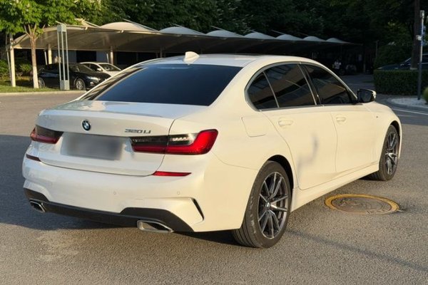 BMW 3 Series 2021, 65300 км, за 23567 USD