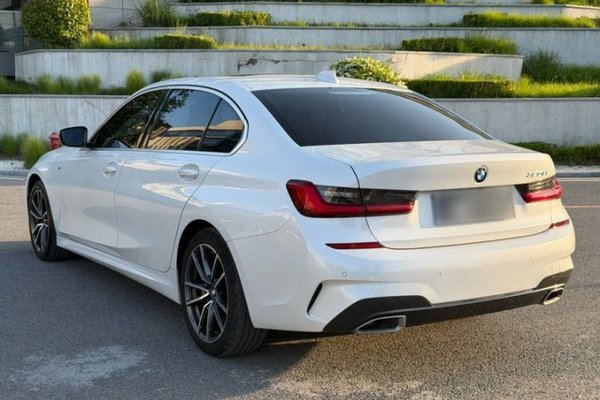 BMW 3 Series 2021, 65300 км, за 23567 USD