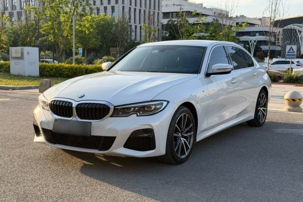 BMW 3 Series · 2021 год