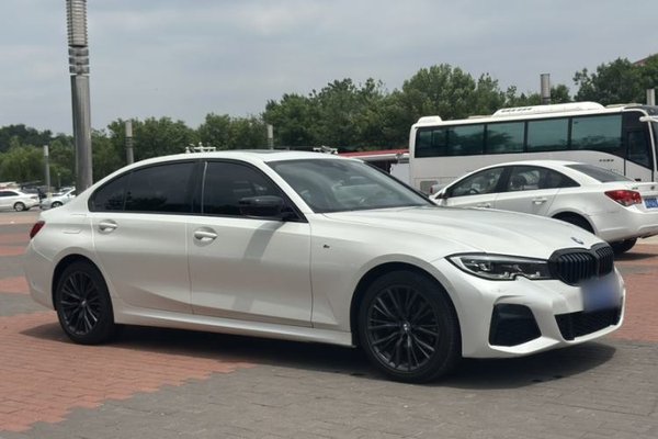 BMW 3 Series 2021, 72400 км, за 23799 USD