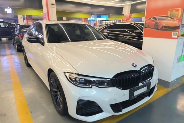 BMW 3 Series 2021, 80000 км, за 25076 USD
