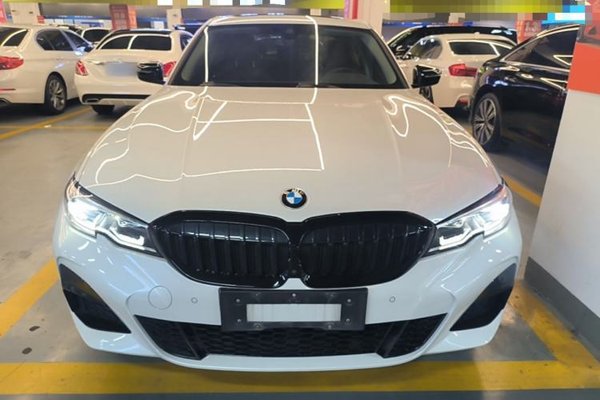 BMW 3 Series 2021, 80000 км, за 25076 USD
