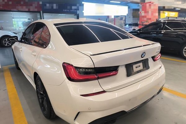 BMW 3 Series 2021, 80000 км, за 25076 USD