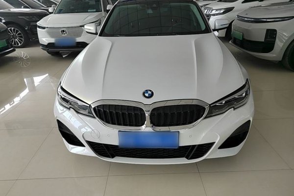 BMW 3 Series 2022, 49900 км, за 26802 USD