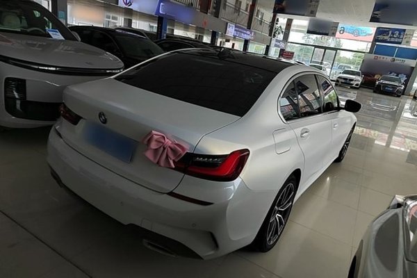 BMW 3 Series 2022, 49900 км, за 26802 USD - фото 6