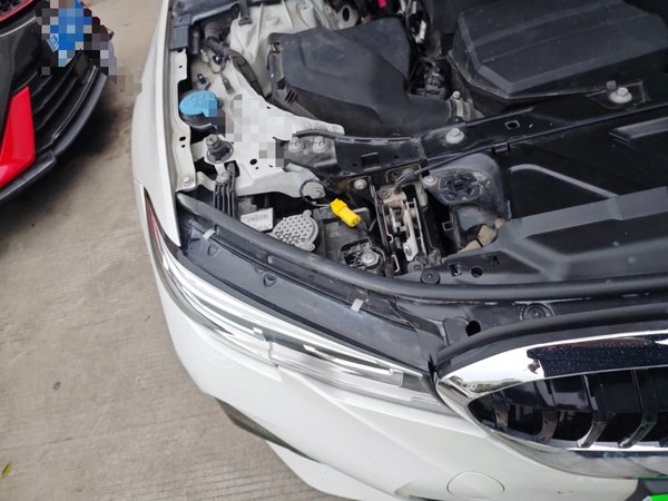 BMW 3 Series 2022, 90300 км, за 23325 USD