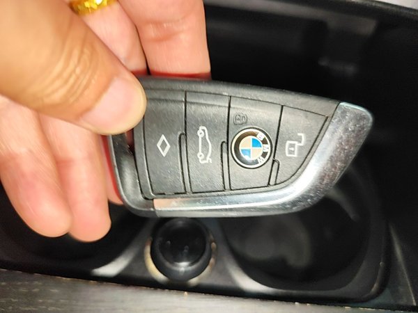 BMW 3 Series 2023, 24600 км, за 29026 USD - фото 12