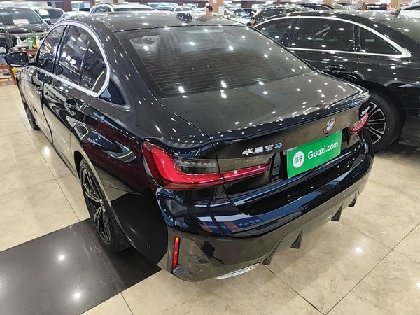 BMW 3 Series 2023, 24600 км, за 29026 USD