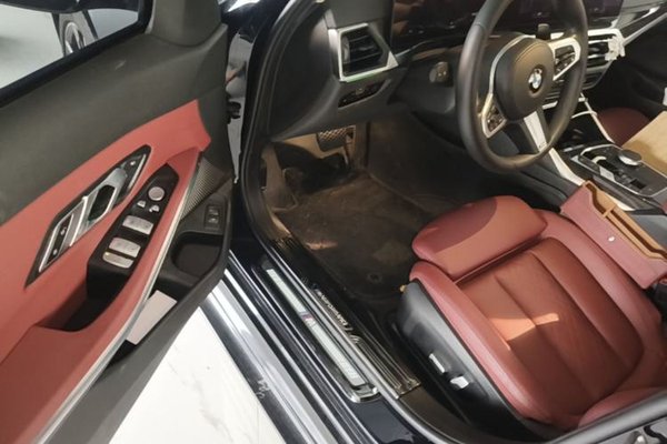 BMW 3 Series 2023, 27900 км, за 28801 USD - фото 23