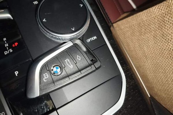 BMW 3 Series 2023, 27900 км, за 28801 USD - фото 28
