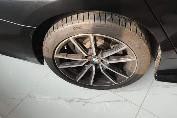 BMW 3 Series 2023, 27900 км, за 28801 USD - фото 11