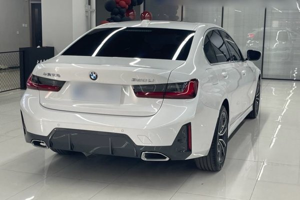 BMW 3 Series 2023, 26500 км, за 36925 USD