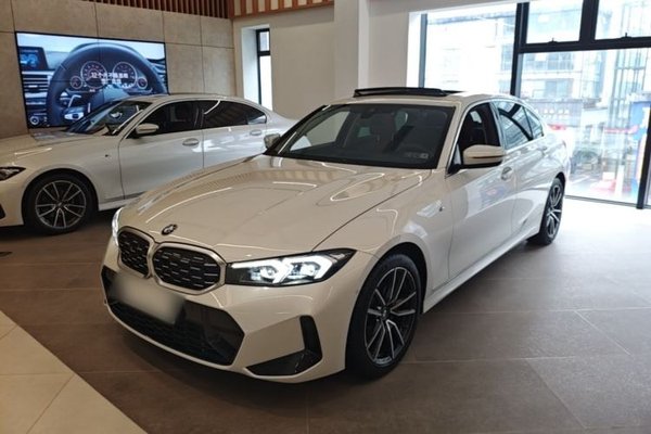 BMW 3 Series · 2023 год