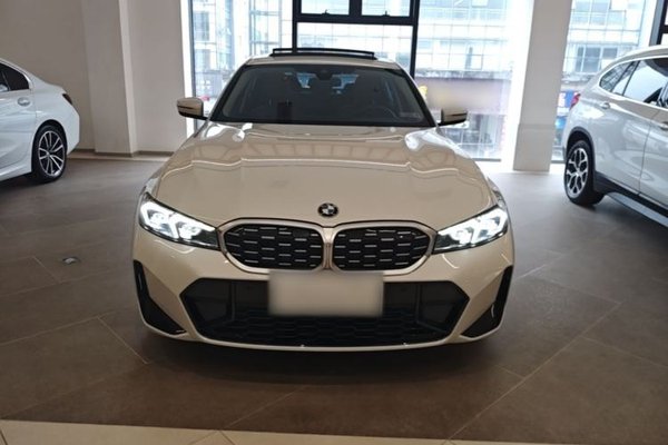 BMW 3 Series 2023, 32500 км, за 28549 USD