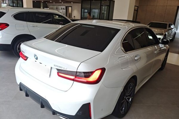 BMW 3 Series 2023, 32500 км, за 28549 USD - фото 6