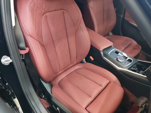 BMW 3 Series 2025, 10800 км, за 37468 USD - фото 23