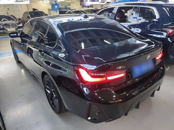BMW 3 Series 2025, 10800 км, за 37468 USD