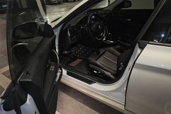 BMW 3 Series GT 2018, 156900 км, за 12751 USD - фото 19