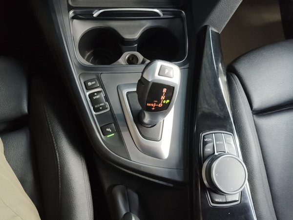 BMW 3 Series GT 2019, 61500 км, за 19308 USD - фото 14
