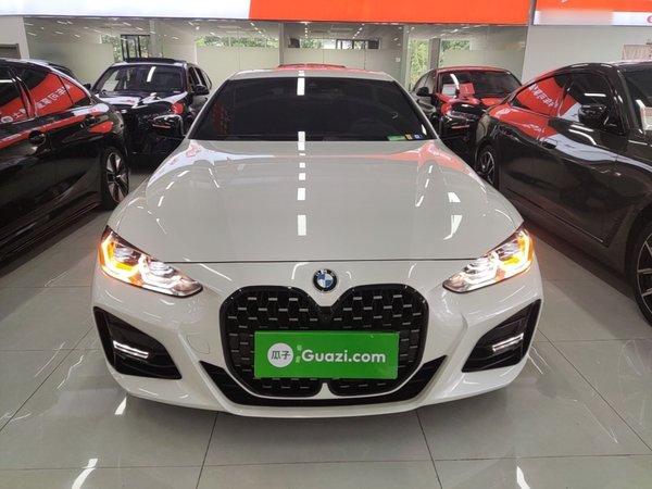 BMW 4 Series 2022, 26300 км, за 42501 USD