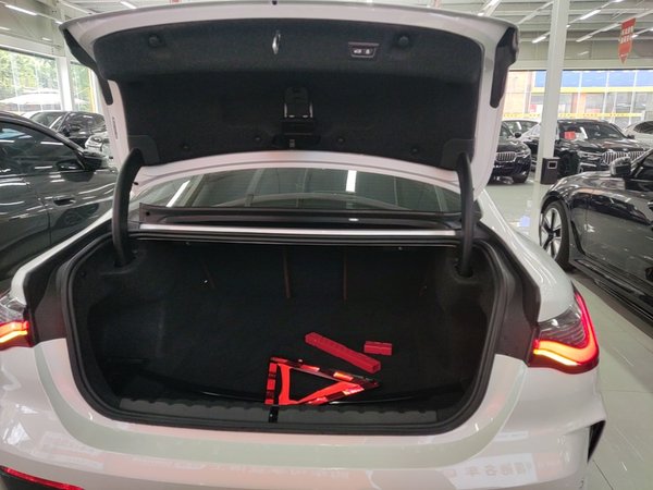 BMW 4 Series 2022, 26300 км, за 42501 USD - фото 22