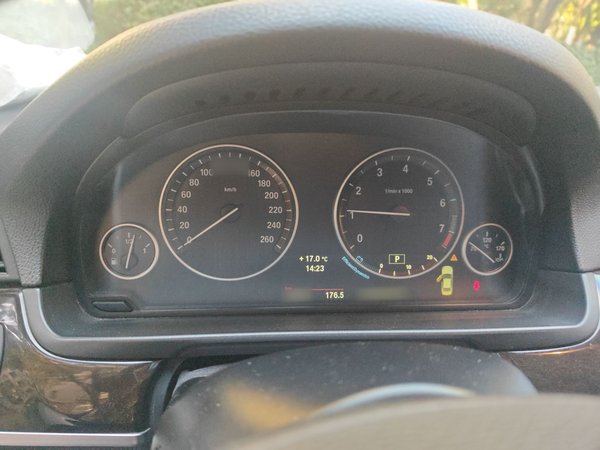 BMW 5 Series 2014 525Li Leading Model, 2014 года