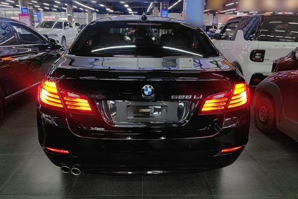 BMW 5 Series 2014, 78900 км, за 15763 USD