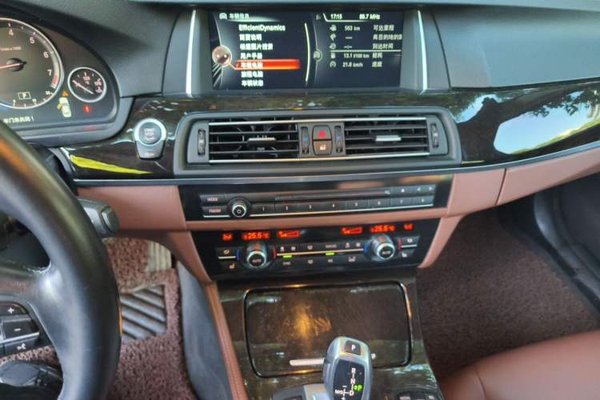 BMW 5 Series 2014, 87000 км, за 11057 USD - фото 13