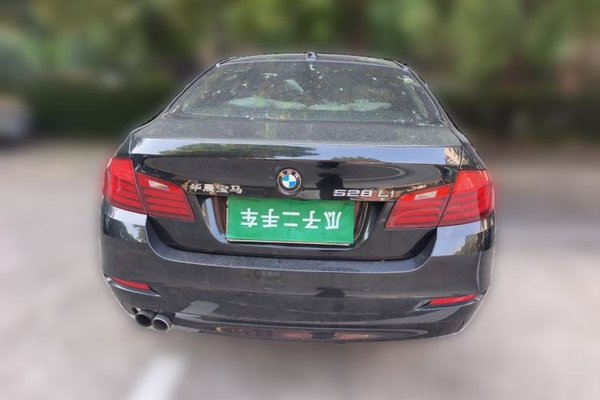 BMW 5 Series 2014, 87000 км, за 11057 USD