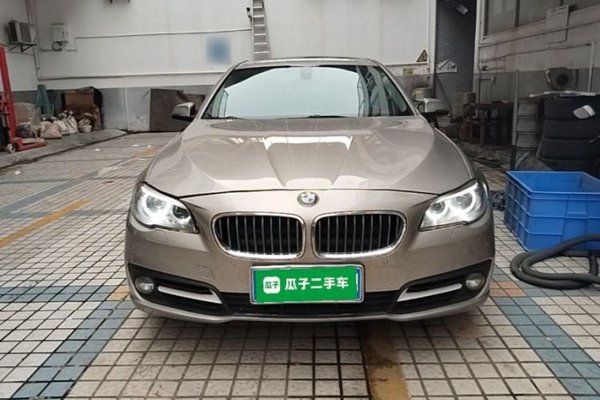 BMW 5 Series 2014, 168000 км, за 12191 USD
