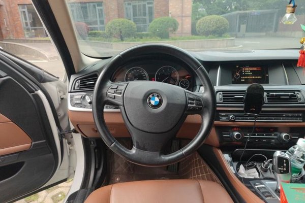 BMW 5 Series 2014, 142700 км, за 9903 USD - фото 10
