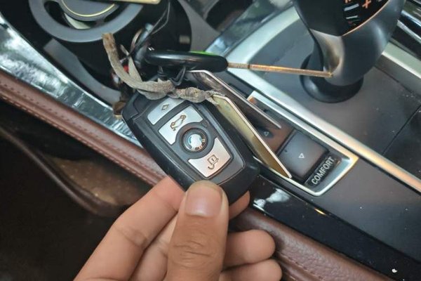 BMW 5 Series 2015, 111500 км, за 9999999 USD - фото 9