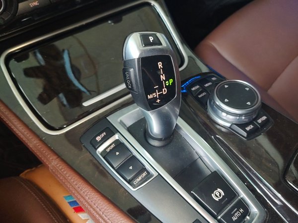 BMW 5 Series 2017, 195300 км, за 9999999 USD - фото 9