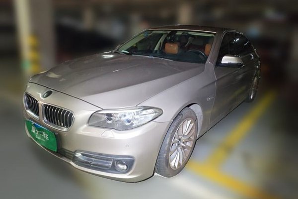BMW 5 Series · 2017 год